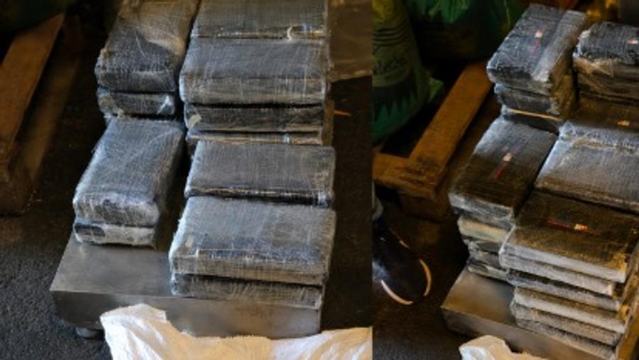 卡萨布兰卡警方查获45公斤隐藏在食品运输集装箱中的可卡因