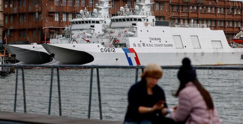 Taiwan ospita legislatori stranieri a bordo di una nave della Guardia Costiera in mezzo a tensioni marittime con la Cina