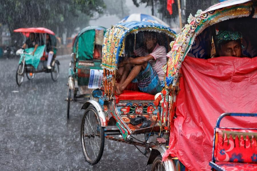 Las inundaciones en Bangladesh dejan 44 muertos y más de un millón de personas aisladas