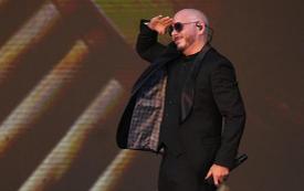 Pitbull sets Guinness World Record with 22,141 fans wearing bald caps at London concert