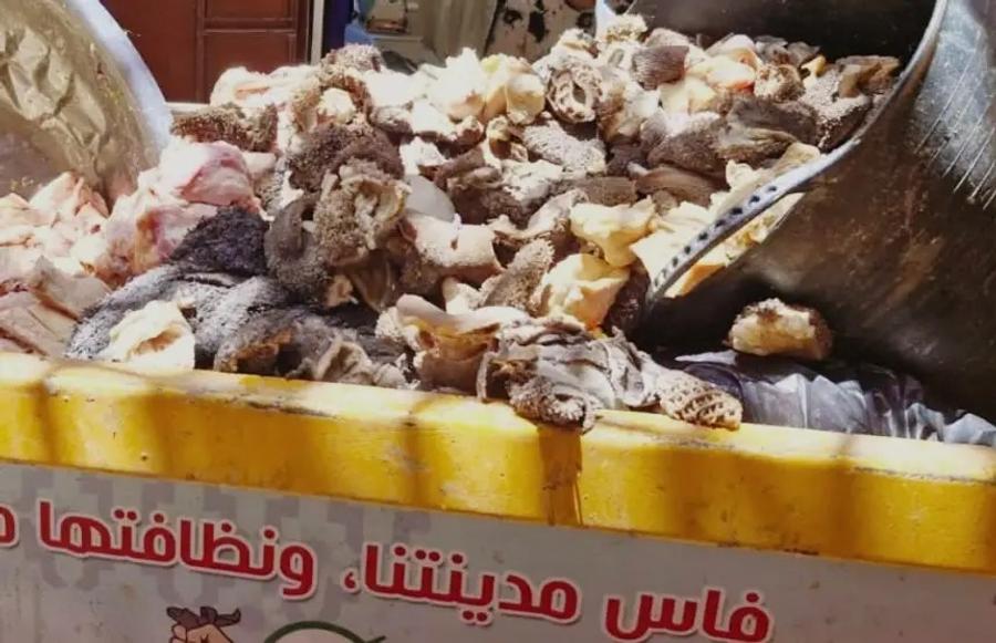 فاس.. حجز طن من الشحوم الفاسدة داخل مستودع سري