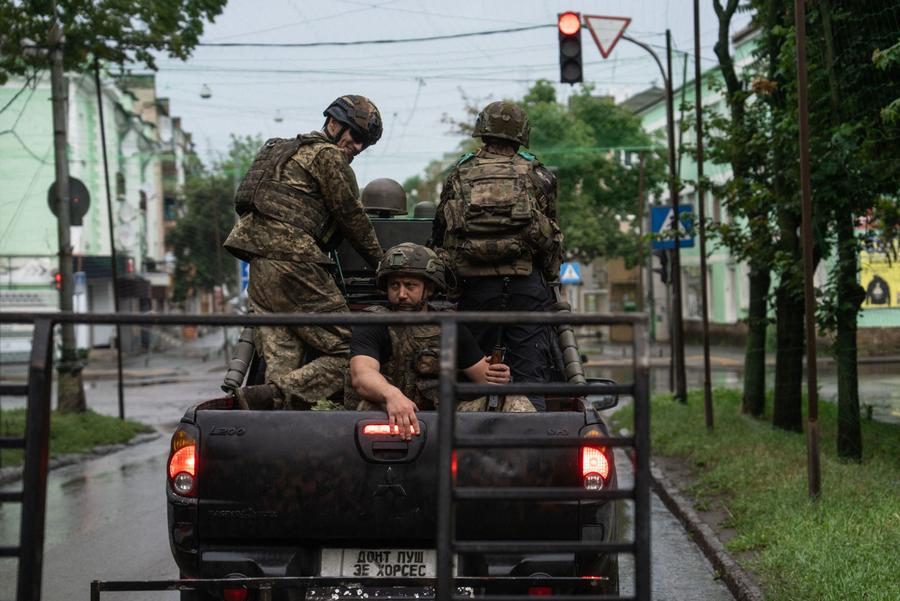 Un ataque con misiles ruso hiere a once personas en Kyiv mientras Ucrania enfrenta ataques aéreos en aumento