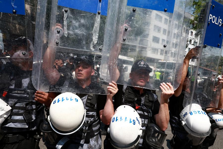 Turquía amplía la represión contra la oposición del CHP con una nueva ola de arrestos en Ankara