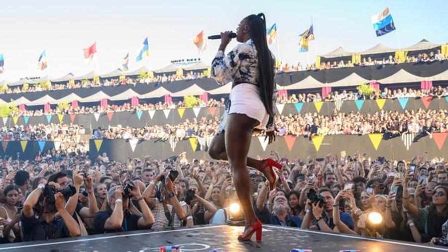 2026年Francofolies在极端高温中开幕，预计将吸引15万名节日参与者