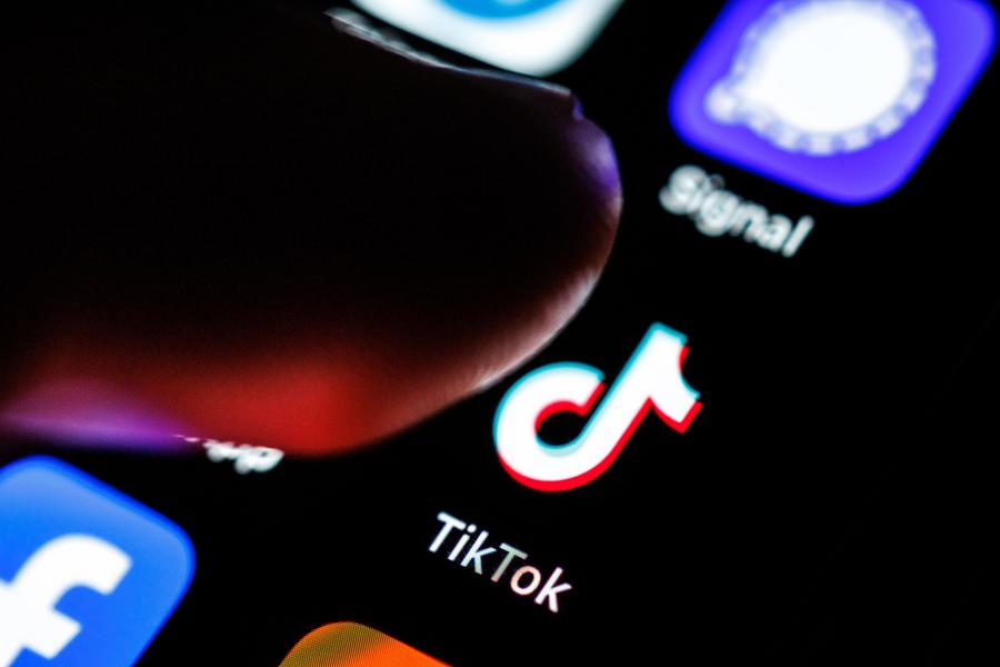 TikTok renforce la détection des vidéos générées par l’intelligence artificielle