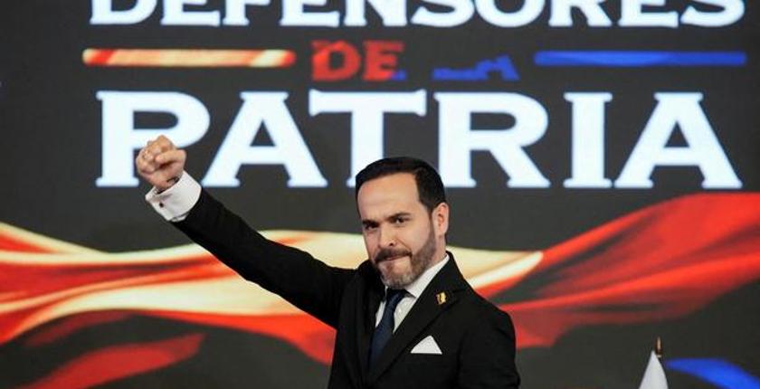 Voormalig FARC-leider waarschuwt voor toenemende spanningen na aanvallen van Colombia's verkozen president op vredesakkoord