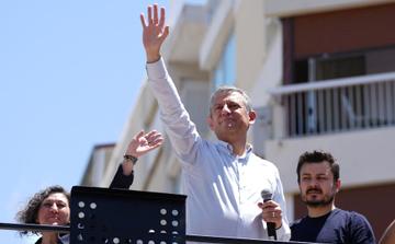 Il leader destituito del CHP in Turchia si prepara per un possibile nuovo partito in mezzo a una battaglia legale