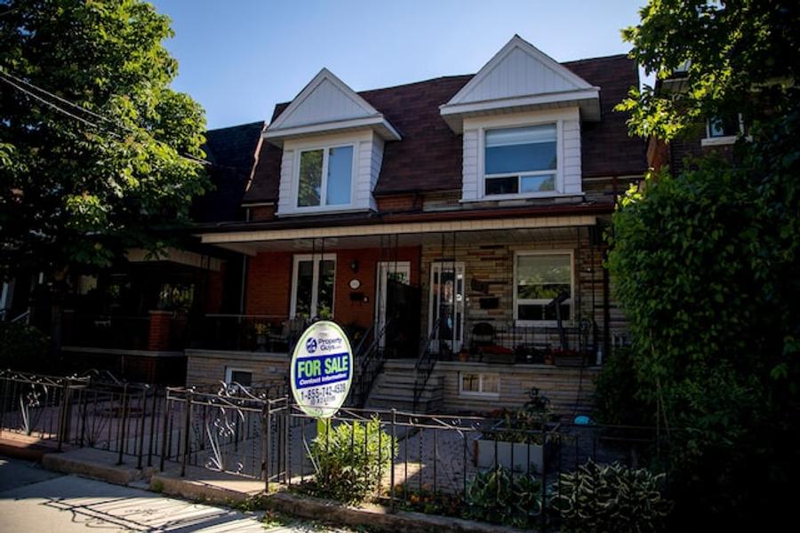 Mercado imobiliário canadense ganha impulso com aumento nas vendas em junho
