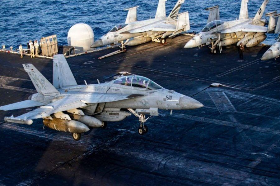 Iran : sept militaires tués dans des frappes américaines, les tensions avec Washington s'aggravent