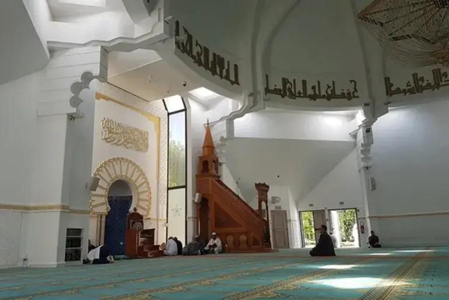 فرض رسوم على إقامة صلاة الجنازة يشعل الجدل في فرنسا