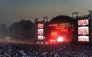 Vieilles Charrues 2026 espera 280.000 fãs de música com Katy Perry, Aya Nakamura e Orelsan como cabeças de cartaz
