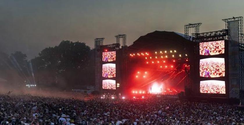 Vieilles Charrues 2026 verwacht 280.000 muziekliefhebbers met Katy Perry, Aya Nakamura en Orelsan als headliners