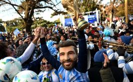 Argentine fans clash in Atlanta before World Cup semi-final against England