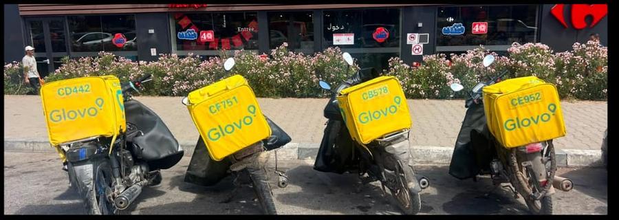 حقائب التوصيل Glovo بأرقام تعريف لتعزيز سلوك مسؤول على الطريق