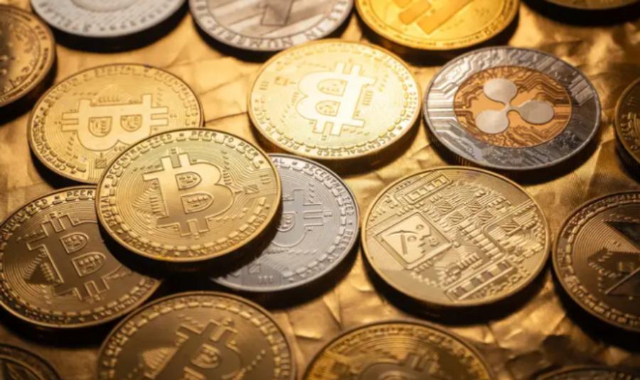 Cryptocurrencies edge higher as Bitcoin ETFs attract fresh investor inflows