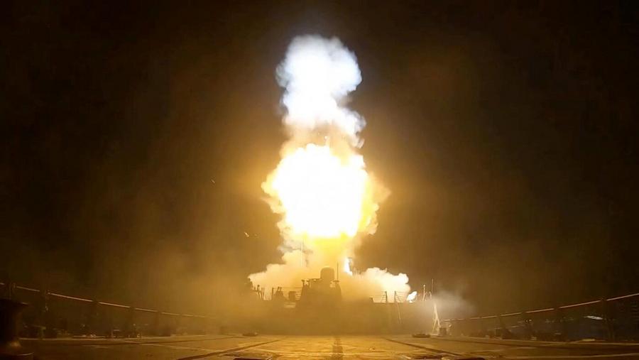 États-Unis-Iran : Les frappes s’intensifient tandis que le détroit d’Ormuz replonge au cœur des tensions