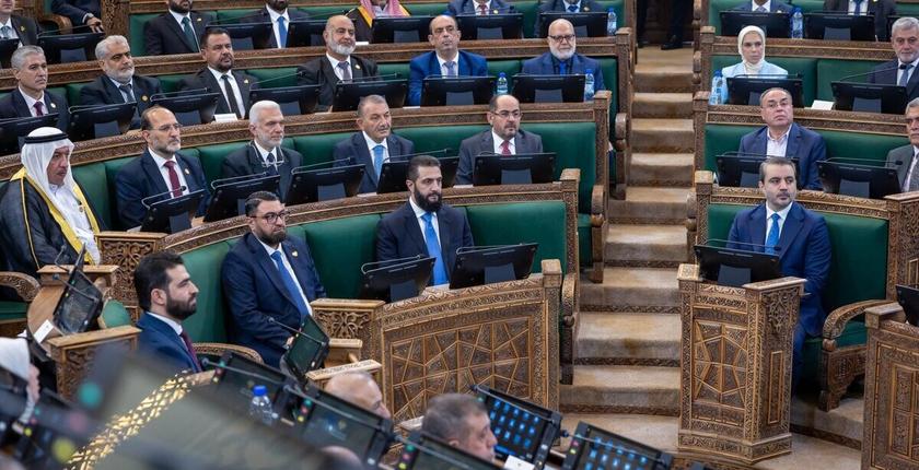 Syrie : le nouveau Parlement de transition lance ses travaux dans un contexte de profondes mutations