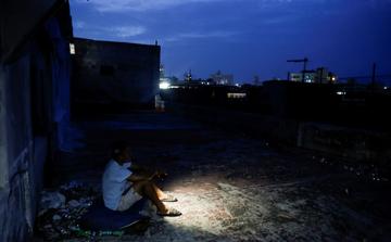 Los residentes de La Habana enfrentan dificultades diarias mientras la crisis energética de Cuba provoca apagones en todo el país