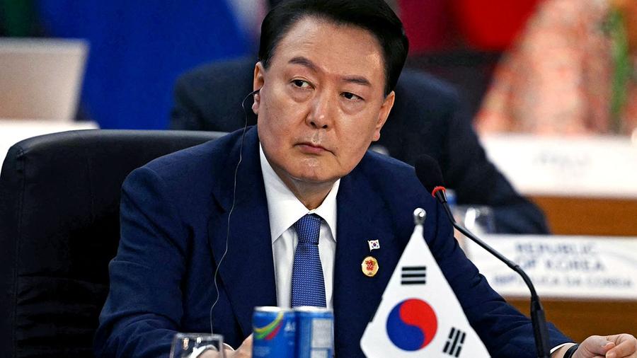 前韩国总统尹锡悦因政治资金案被判两年监禁