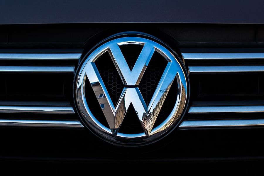 Volkswagen accélère sa restructuration et envisage jusqu’à 100 000 suppressions de postes