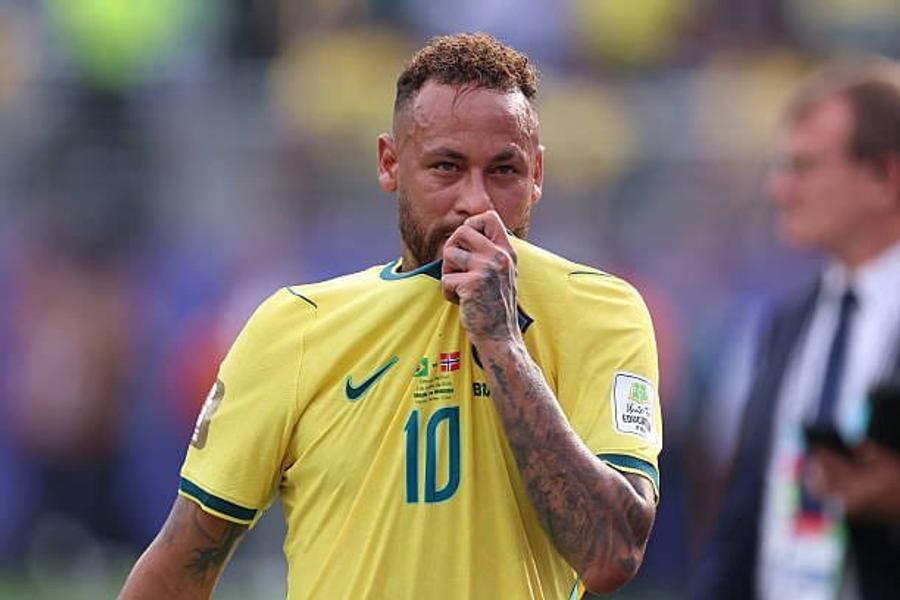 نيمار يعتزل اللعب الدولي بعد خروج البرازيل من المونديال