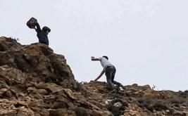 شكاية تطالب بالتحقيق في فيديو الاعتداء على مرشح للهجرة