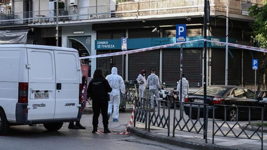 阿富汗嫌疑人在雅典案件中被控，苏格兰游客被发现死于行李箱内