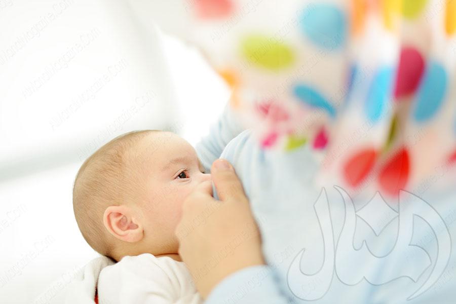 الرضاعة الطبيعية.. أول لقاح للطفل ودرع واق من الأمراض