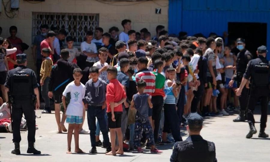 أزمة سبتة تدفع مدريد لرفع ميزانية الاستجابة الإنسانية إلى 44.5 مليون يورو