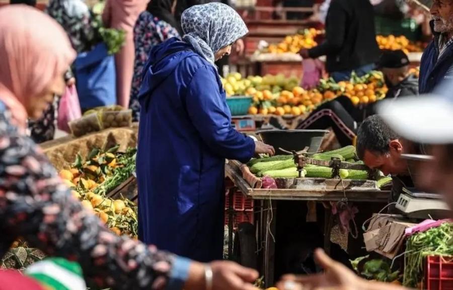 تراجع أسعار المواد الغذائية والمحروقات يخفض التضخم