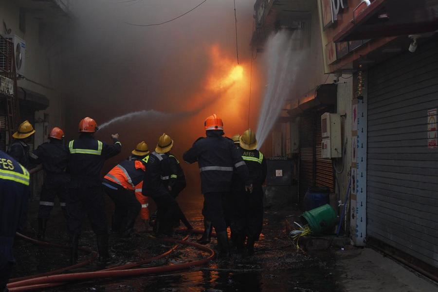 India: nueve muertos en el incendio de un hotel en Kolkata