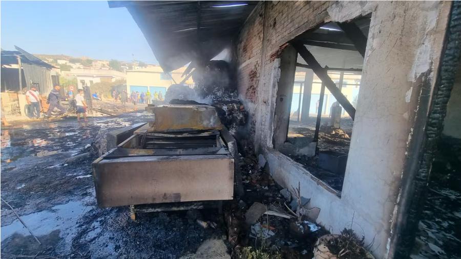 Tanger : un incendie ravage une usine de mousse à Sebt Zinat sans faire de victimes