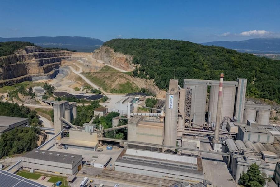 Holcim to sell Philippines business to China’s Huaxin in $807 million agreement