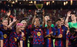 برشلونة يتوج بكأس جوان غامبر عقب فوزه على الأهلي المصري