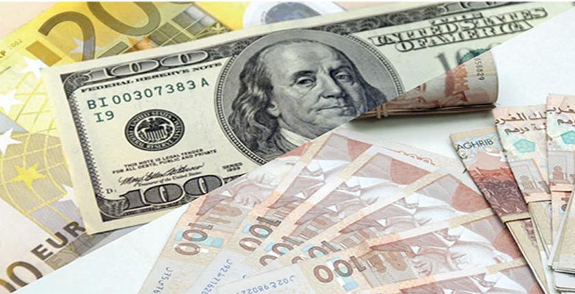 El dirham se aprecia frente al dólar y retrocede contra el euro