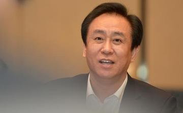 中国：恒大创始人被判终身监禁，成为房地产危机的新象征
