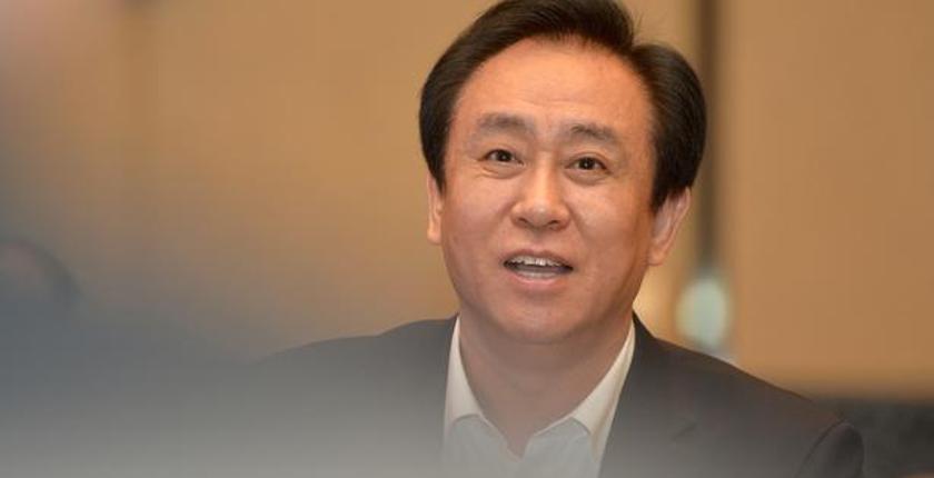 Cina: il fondatore di Evergrande condannato all'ergastolo, nuovo simbolo della crisi immobiliare