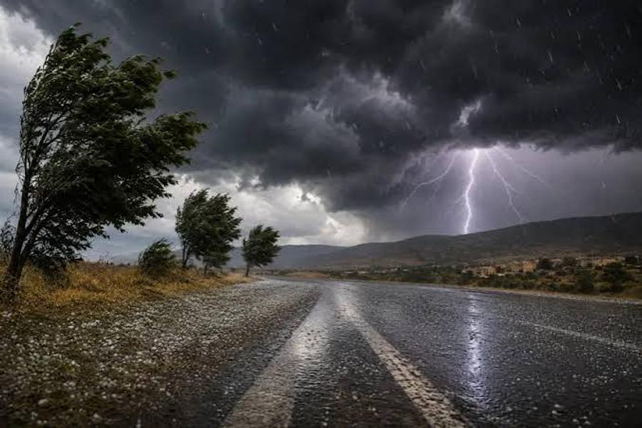 الأرصاد تحذر من مخاطر الاقتراب من الأودية والمجاري المائية