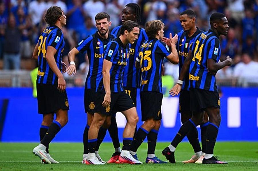 إنتر ميلان يبدأ رحلة الدفاع عن لقب الدوري الإيطالي بانتصار كبير
