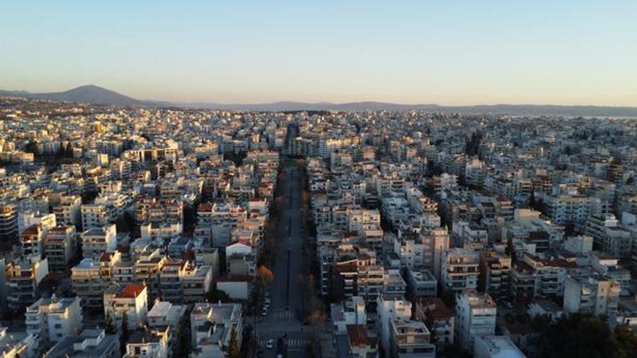 יוון: שישה חברים חשודים של רויביקונאס מחפשים לאחר "סיירת אנטי-ציונית"