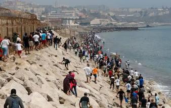 المفوضية الأوروبية: هجوم إلكتروني مضلل استهدف المغرب لدفع الشباب نحو سبتة