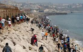 المفوضية الأوروبية: هجوم إلكتروني مضلل استهدف المغرب لدفع الشباب نحو سبتة