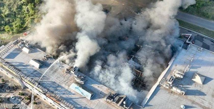 Ukraine : les recherches se poursuivent après la frappe meurtrière contre un centre commercial à Kryvyï Rig