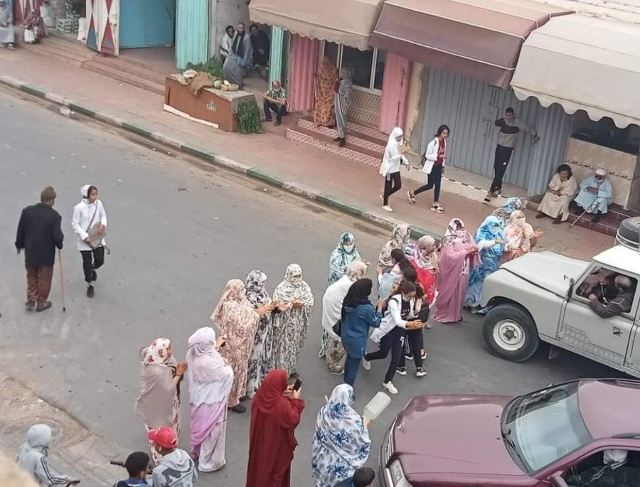 أزمة الماء تخرج نساء دوار تبسباست في مسيرة إحتجاجية