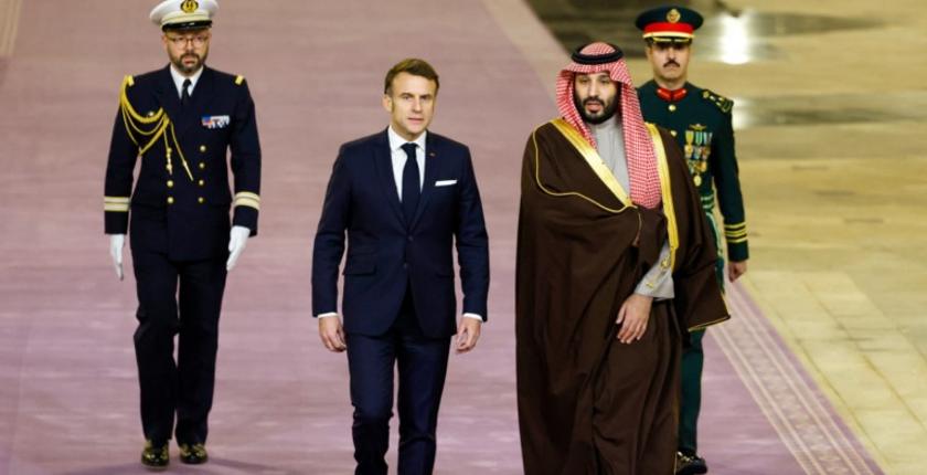Macron reçoit Mohammed ben Salmane à Paris sur fond de tensions au Moyen-Orient