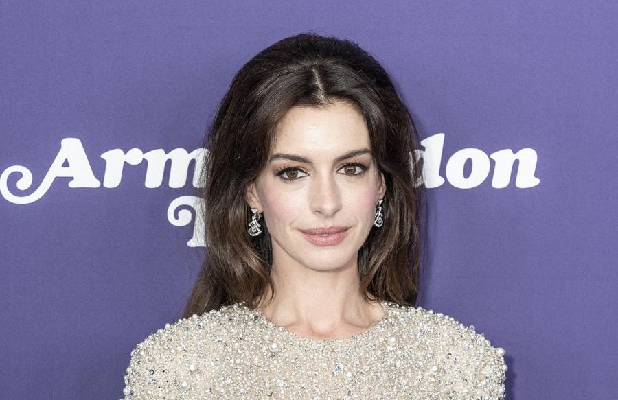 Anne Hathaway devient une Disney Legend, 25 ans après Princesse malgré elle