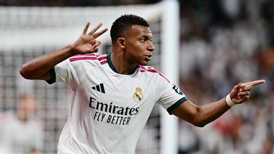 ريال مدريد يكتسح سوسيداد برباعية