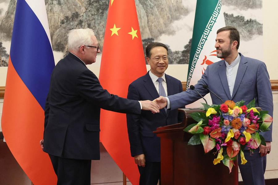 Iran: Moscow Rejects US Sanctions, Islamabad Clarifies Its Position