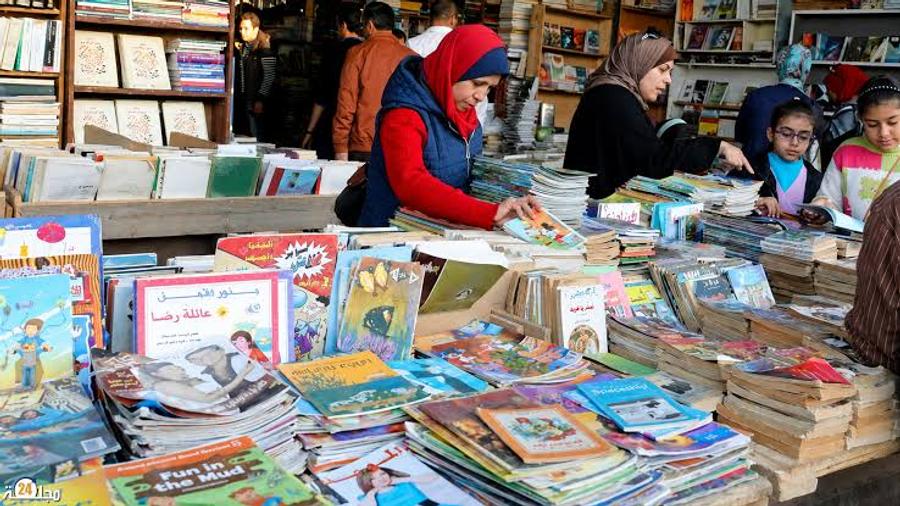 الكتبيون يحذرون من فوضى بيع اللوازم المدرسية