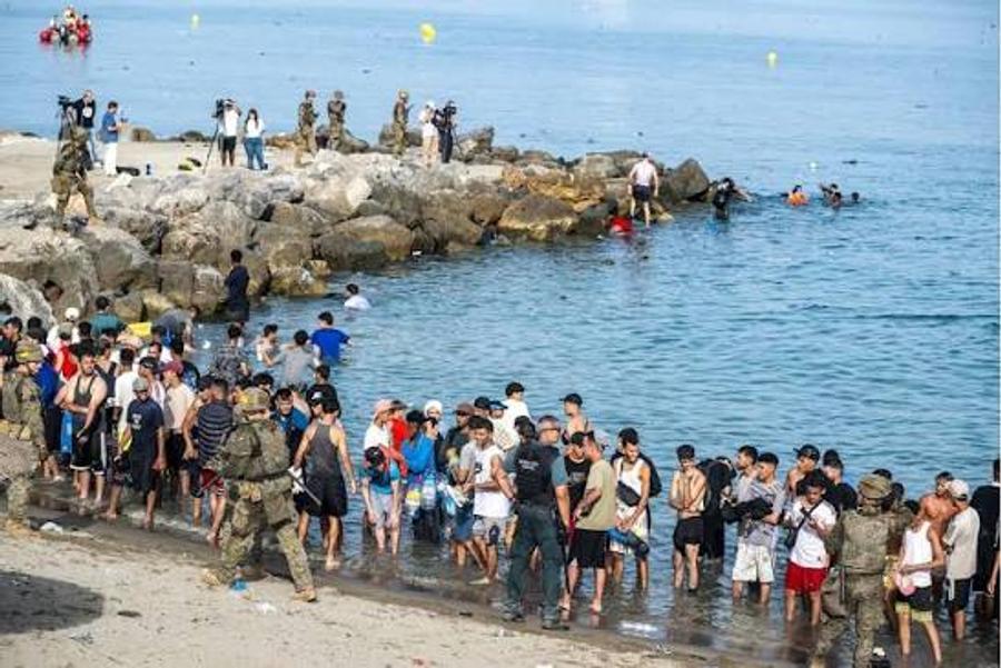 أحداث سبتة تخلق أزمة داخل الحكومة الاسبانية